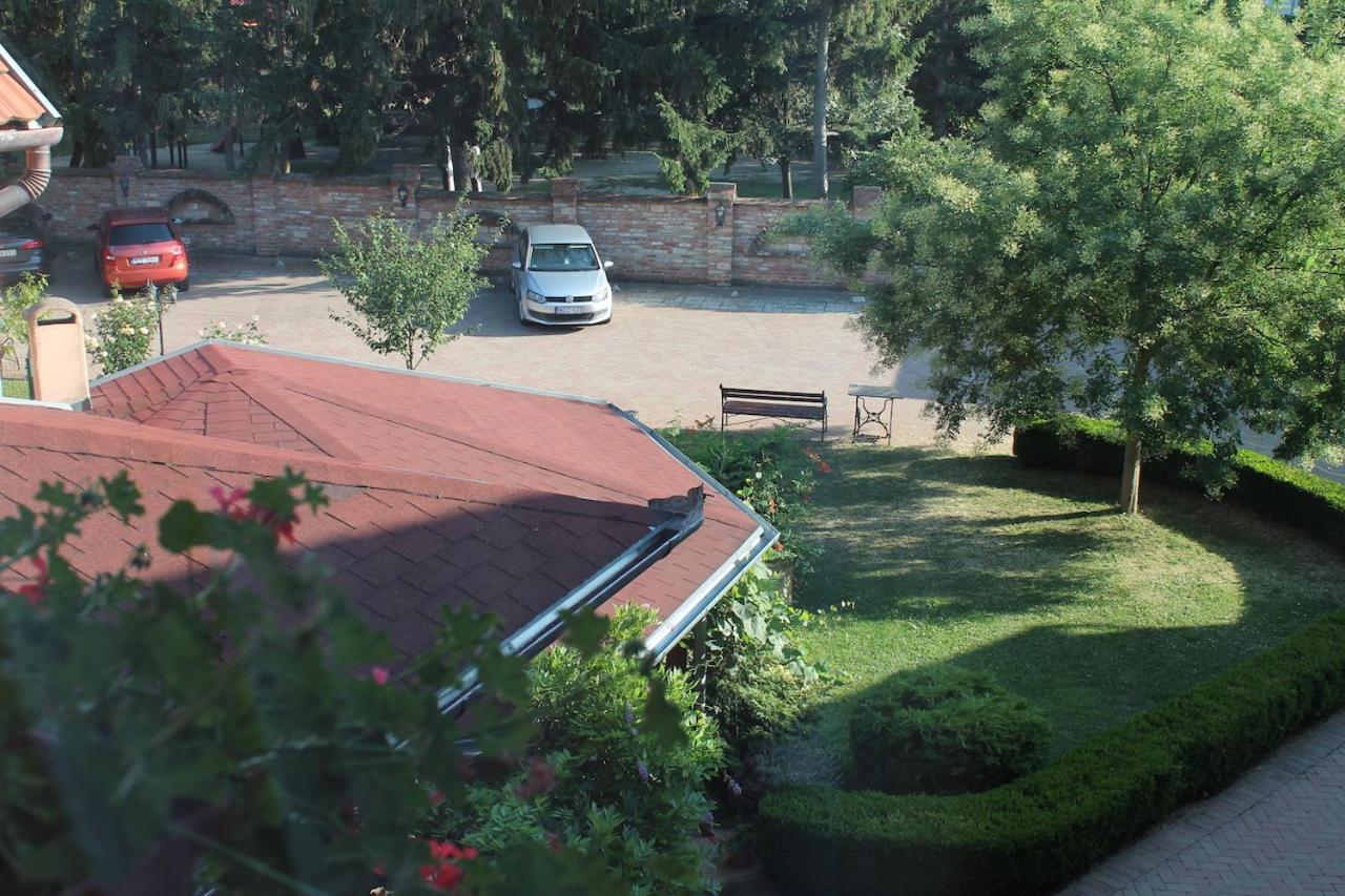 Rozmann Family Panzio & Apartmanhaz Sárvár Esterno foto