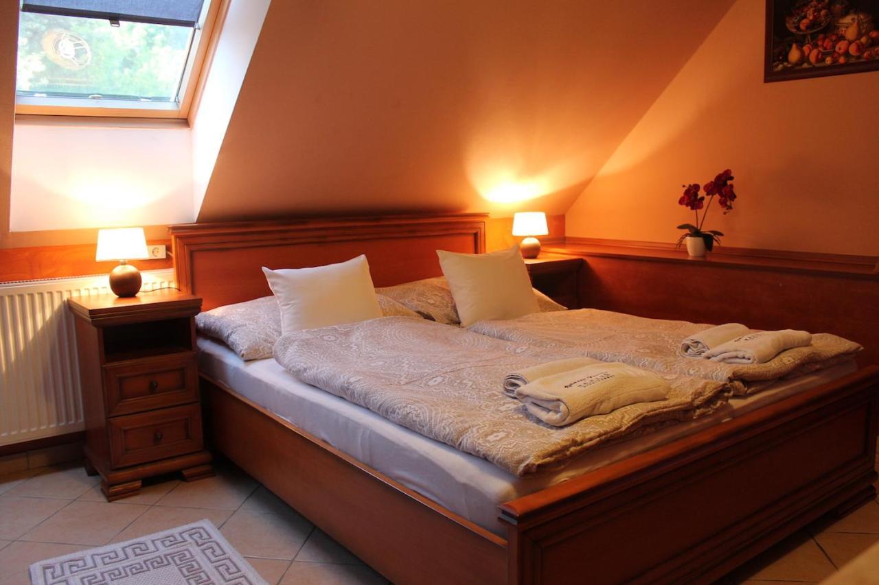 Rozmann Family Panzio & Apartmanhaz Sárvár Esterno foto