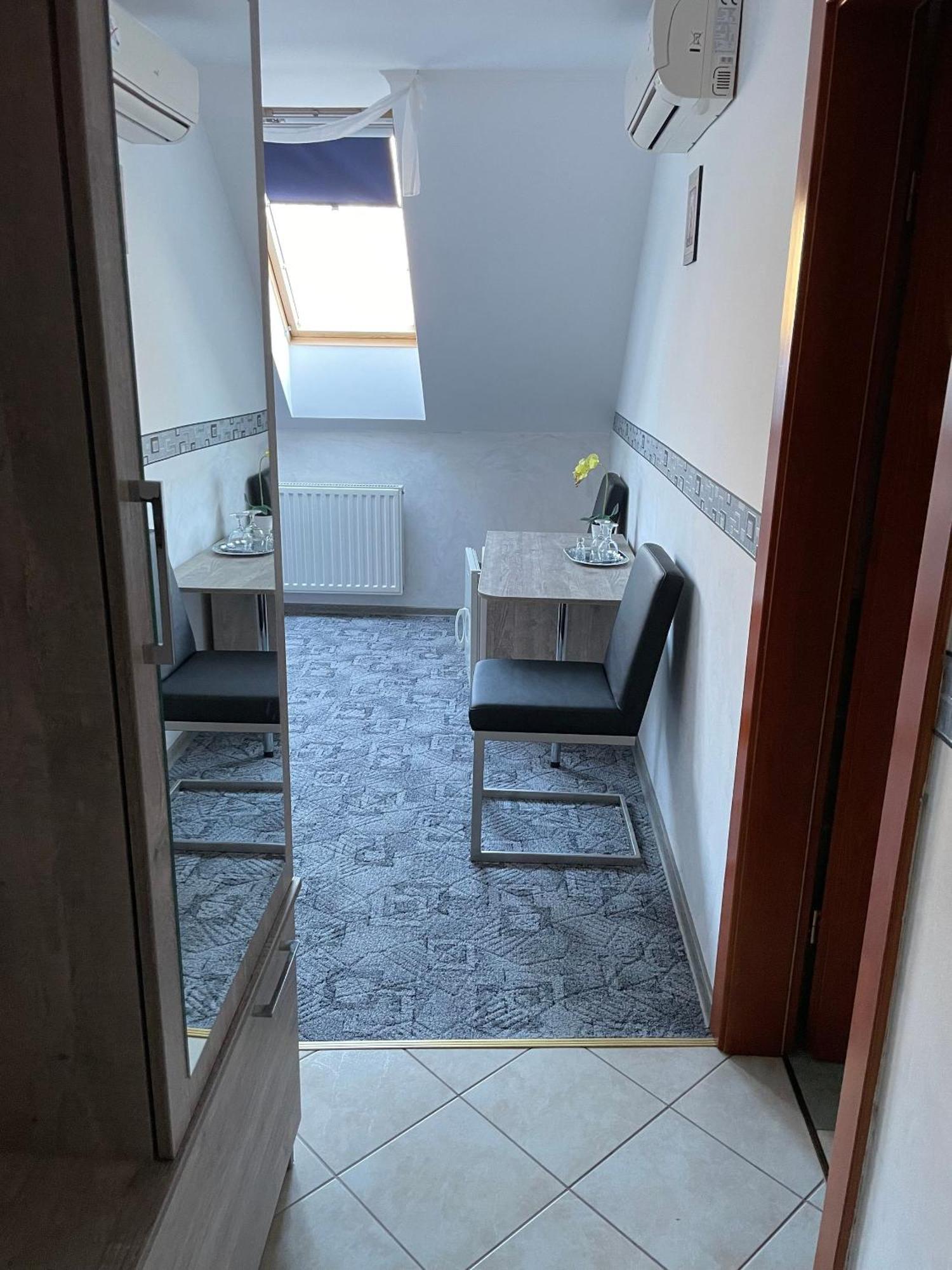 Rozmann Family Panzio & Apartmanhaz Sárvár Esterno foto